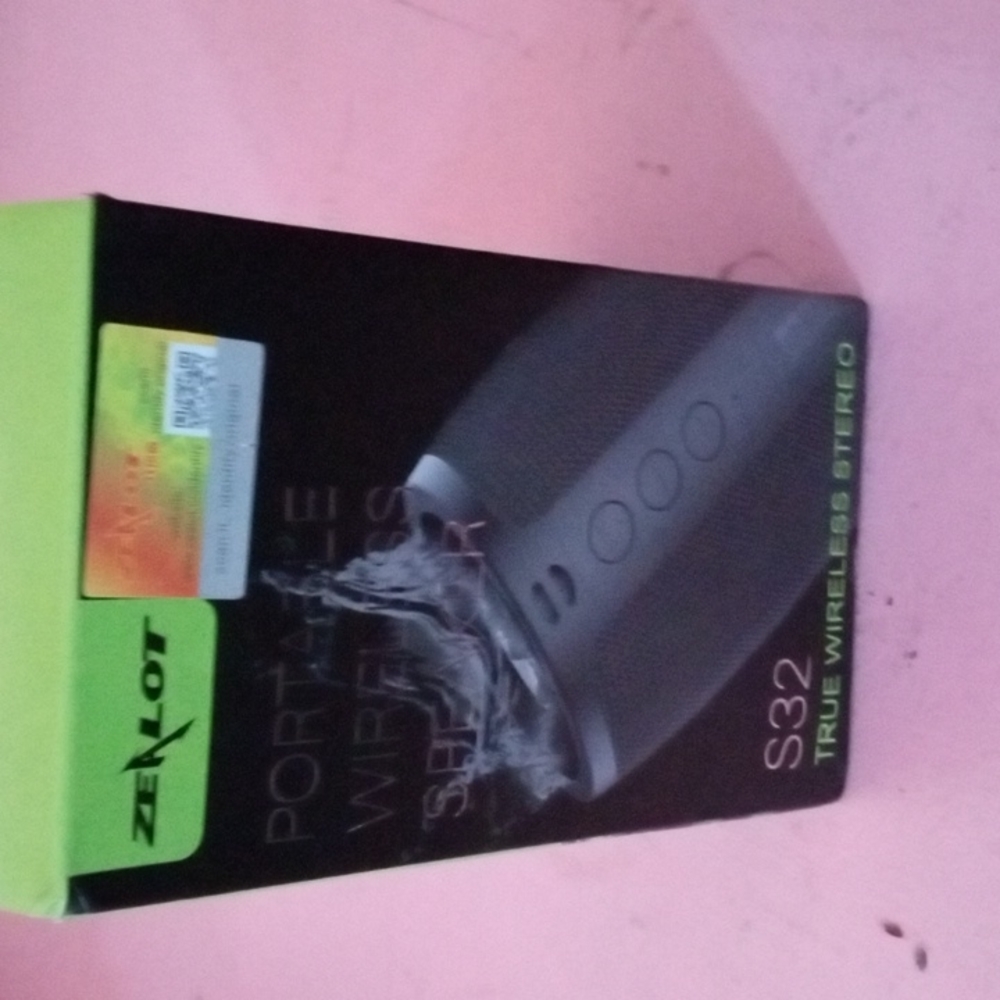 Portable wireless speaker